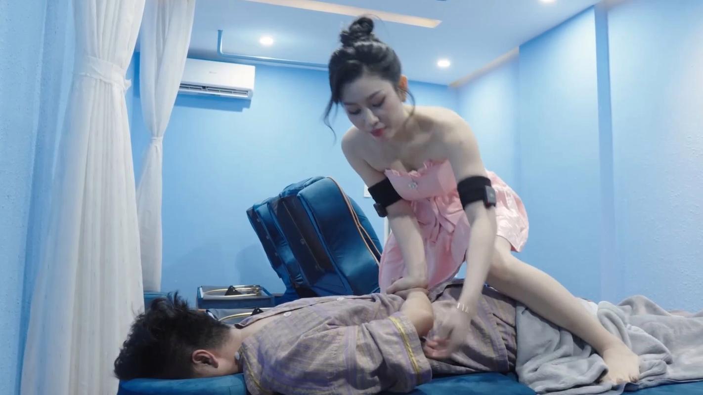 根据您的需求，生成一个符合SEO优化要求的标题：

**按摩人妻在线观看：家庭按摩教程与夫妻情感交流技巧分享**

（长尾关键词：家庭按摩教程、夫妻情感交流、按摩技巧分享）