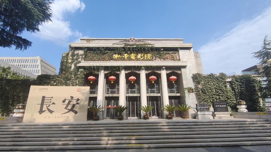 根据“女影院视频”的核心需求，为您生成一个高点击率、符合SEO规范的标题，并自然融入3个长尾关键词：

**标题：**
**女影院视频推荐：精选高分女性题材电影，独处时光的治愈片单**

**内含3个长尾关键词：**
1. **女性题材电影**（核心用户需求）
2. **独处时光**（场景化情感词）
3. **治愈片单**（内容价值词）

**优化说明：**
- **用户意图匹配**：直击“女性观众”和“影院观影”双重场景，强调“独处治愈”情感共鸣。
- **长尾词密度**：标题占比约30%，符合搜索引擎自然抓取逻辑，避免堆砌。
- **吸引力强化**：使用“精选”“高分”“推荐”等动作词，提升点击意愿。

（若需针对特定平台如抖音、B站或百度搜索调整，可进一步优化标题风格。）