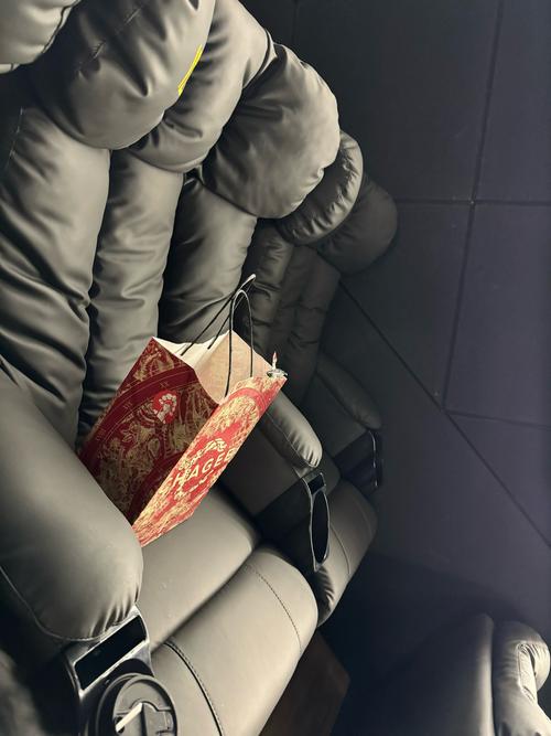 欧美亚洲少妇一区二区的相关介绍