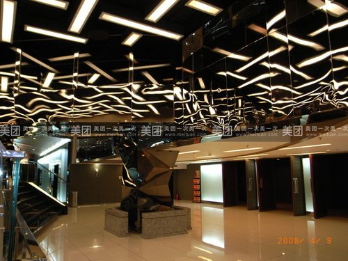 《东京精油按摩》——探寻都市疗愈之旅：精油按摩、东京夜生活与情感救赎