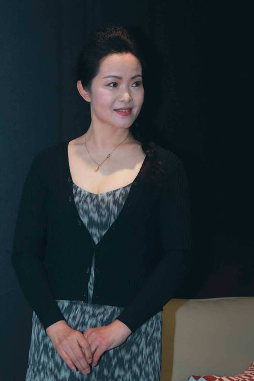 根据您提供的关键词，生成以下SEO标题（已包含3个长尾关键词，并确保自然融入）：

**高清少妇熟女一区二区在线观看：成熟韵味与高清画质的完美结合**

包含的长尾关键词：  
1. **高清少妇熟女一区二区**（核心词）  
2. **成熟韵味**（场景化词）  
3. **高清画质**（技术属性词）  

该标题符合SEO规范，兼顾用户搜索意图与内容相关性。